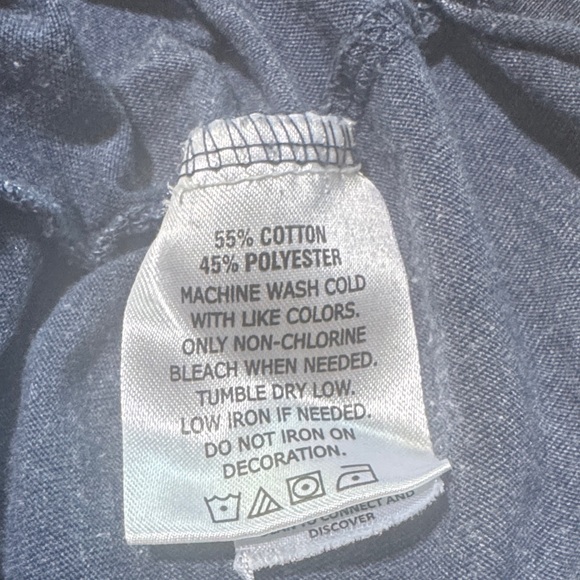 University of Michigan Navy Blue Graphic Cropped Tee by Pro Club. Large - Picture 4 of 4